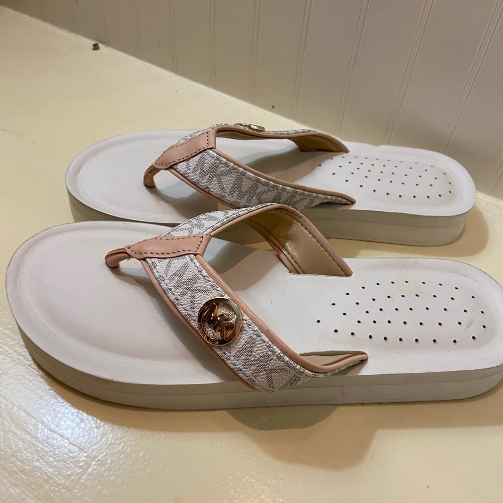 Michael Kors Flip Flop